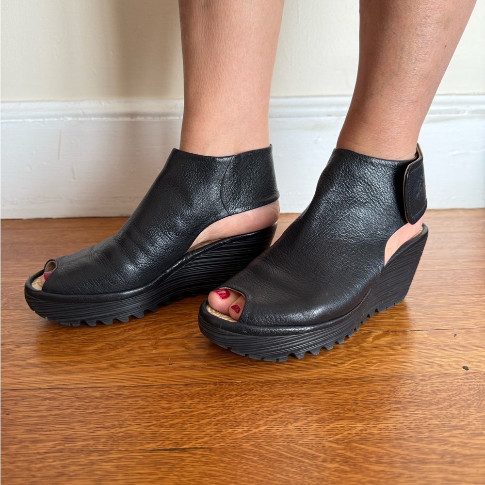 Fly London Black Leather Open-Toe Wedge Sandals